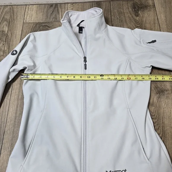 Marmot Women's Ski Jacket in Light Gray - Picture 3 of 10